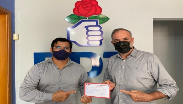 Advogado Márcio André filia-se ao PDT a convite do presidente da sigla Luís Tchê